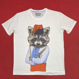 Прикольные футболки: Єнотик у вишиванці